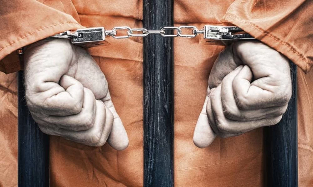 Πήγαν να εκτελέσουν την θανατική του ποινή αλλά τελικά το κατάφερε ο covid-19